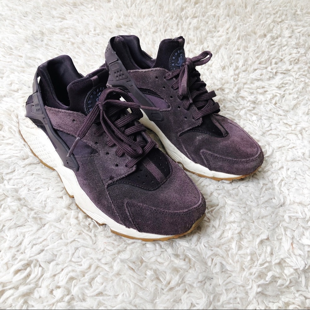 Suede Nike Huaraches